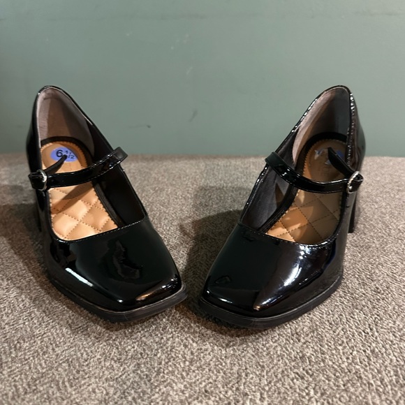 Meet your Posher, Tracie - Picture 2 of 6